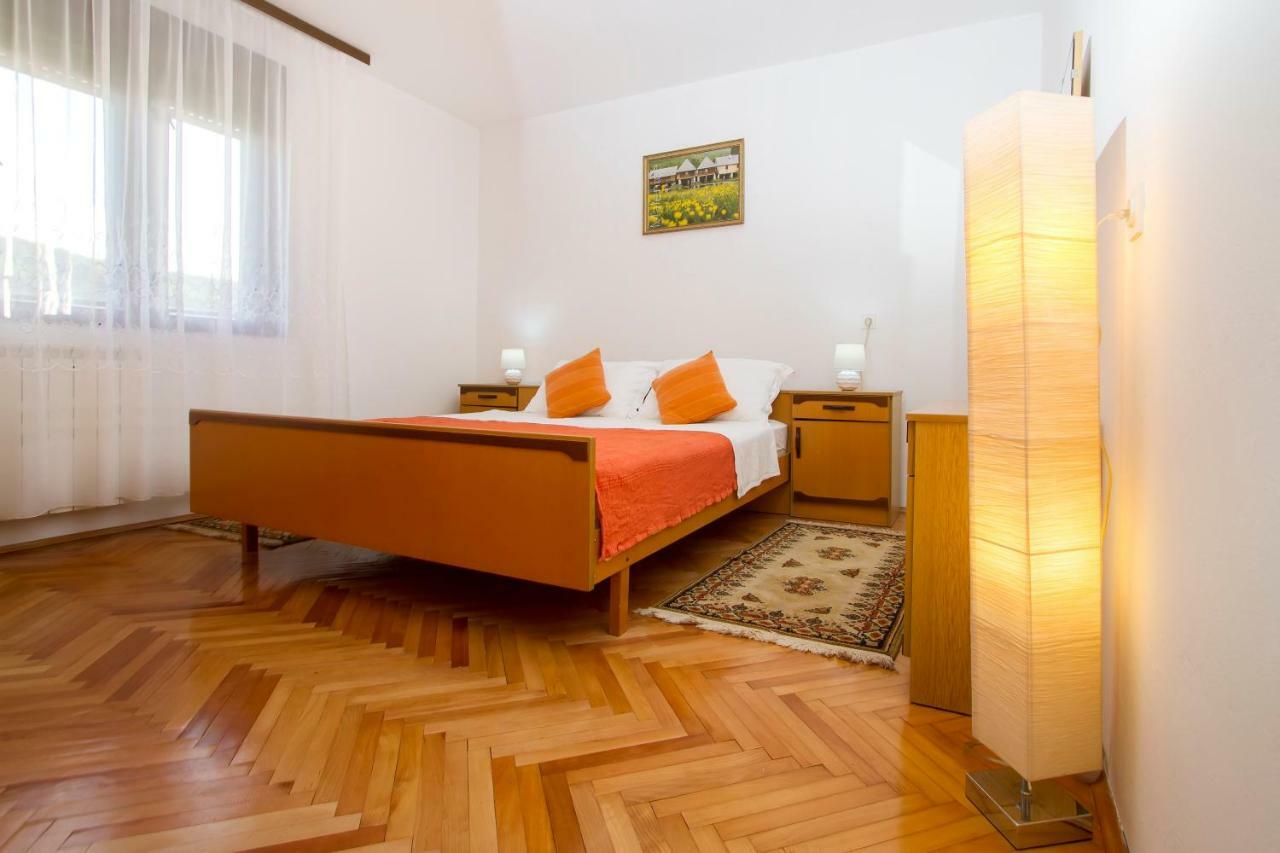 Karlo Apartment